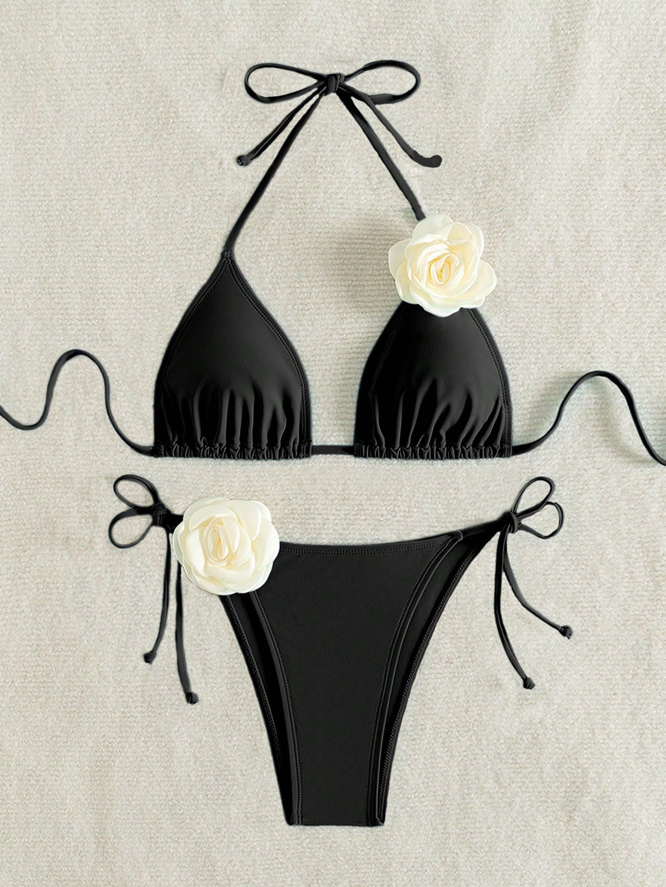 Biquíni Triângulo String Com Detalhe Floral 3D
