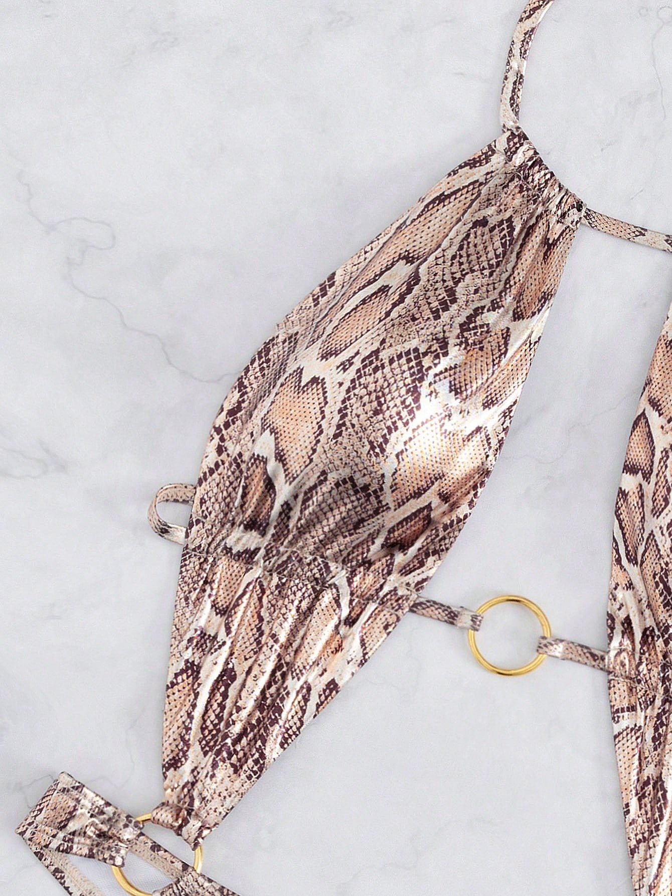 Maiô Monokini Com Argolas Estampa Animal Print Cobra
