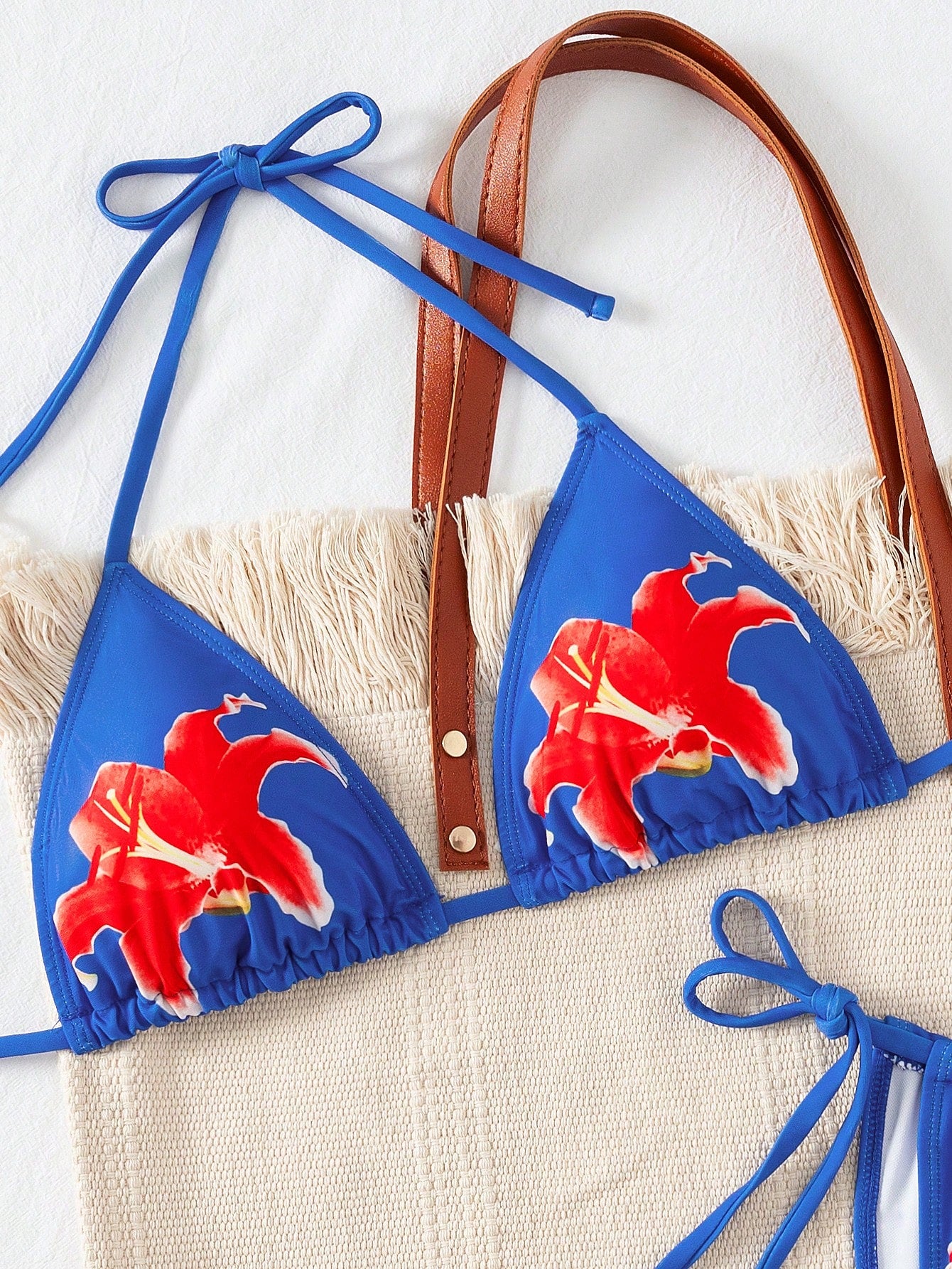 Biquíni Triângulo String Estampa Floral Com Amarração