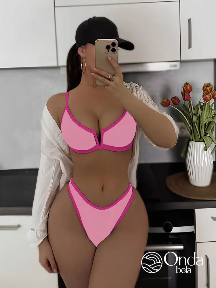 Biquíni Com Bojo Recorte V E Detalhe Contrastante Rosa / PP Biquíni Com Bojo Recorte V E Detalhe Contrastante