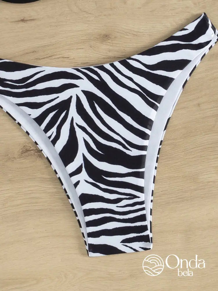 Biquíni Estampa Zebra Com Alça Ajustável E Bojo Biquíni Estampa Zebra Com Alça Ajustável E Bojo