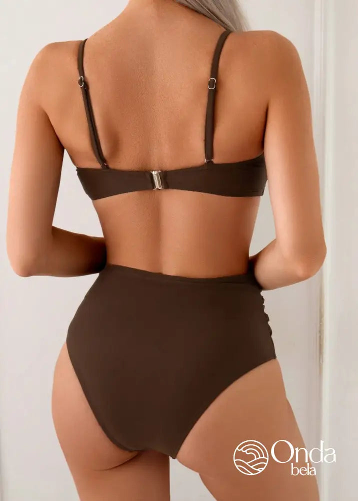 Biquíni Meia Taça Cintura Alta Com Aviamento Concha Biquíni Meia Taça Cintura Alta Com Aviamento Concha