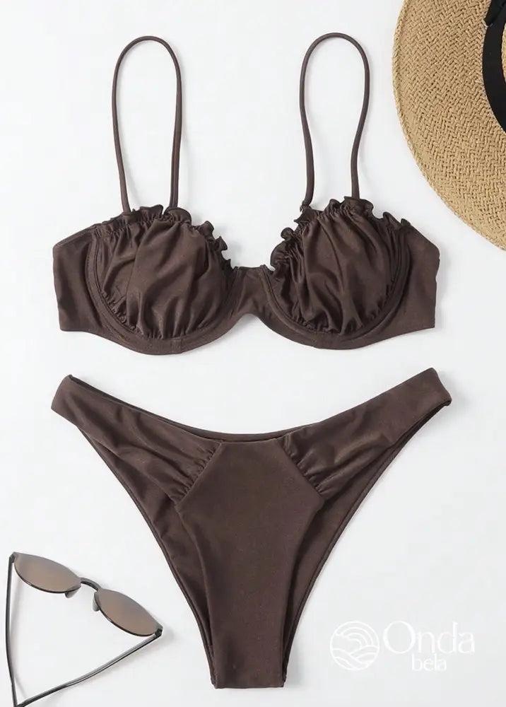 Biquíni Meia Taça Com Detalhe Franzido Elegante Biquíni Meia Taça Com Detalhe Franzido Elegante