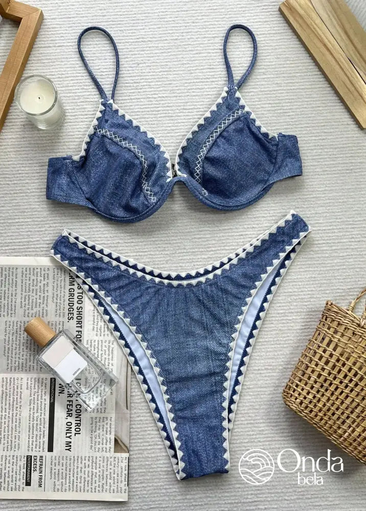 Biquíni Meia Taça Estilo Jeans Com Detalhes Vazados Biquíni Meia Taça Estilo Jeans Com Detalhes Vazados