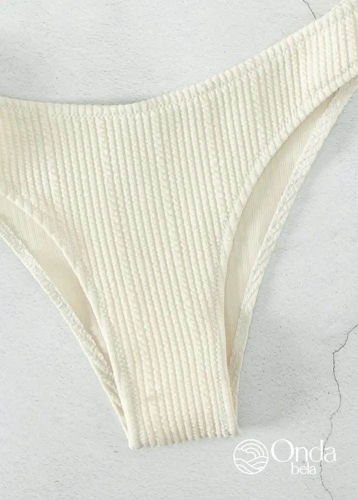 Biquíni Meia Taça Underwire Canelado Com Argola Biquíni Meia Taça Underwire Canelado Com Argola