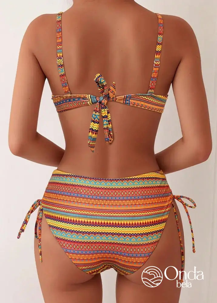 Biquíni Meia Taça Underwire Hot Pant Estampa Étnica Biquíni Meia Taça Underwire Hot Pant Estampa Étnica