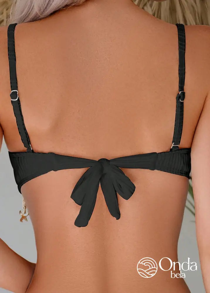 Biquíni Meia Taça Underwire Plissado Com Aviamentos Biquíni Meia Taça Underwire Plissado Com Aviamentos