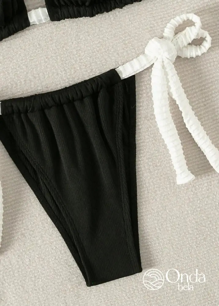 Biquíni Triângulo String Com Alças Em Corda Trançada Biquíni Triângulo String Com Alças Em Corda Trançada