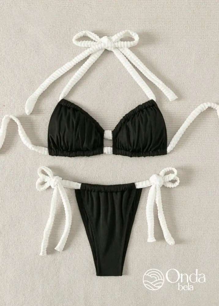 Biquíni Triângulo String Com Alças Em Corda Trançada Biquíni Triângulo String Com Alças Em Corda Trançada