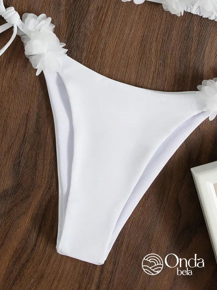 Biquíni Triângulo String Com Flores 3D Decorativas Biquíni Triângulo String Com Flores 3D Decorativas