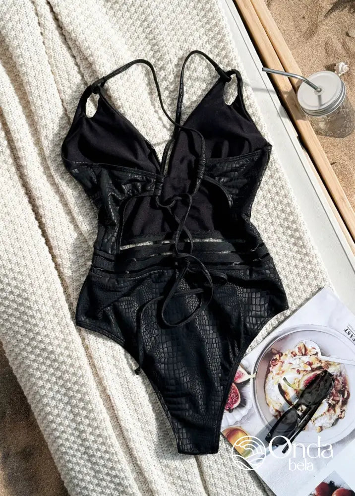 Maiô Decote Profundo Texturizado Estilo Croco Maiô Decote Profundo Texturizado Estilo Croco