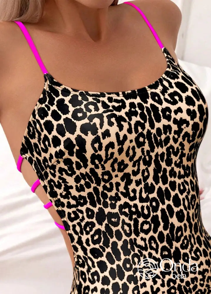 Maiô Estampa Animal Print Com Costas Vazadas E Tiras Maiô Estampa Animal Print Com Costas Vazadas E Tiras