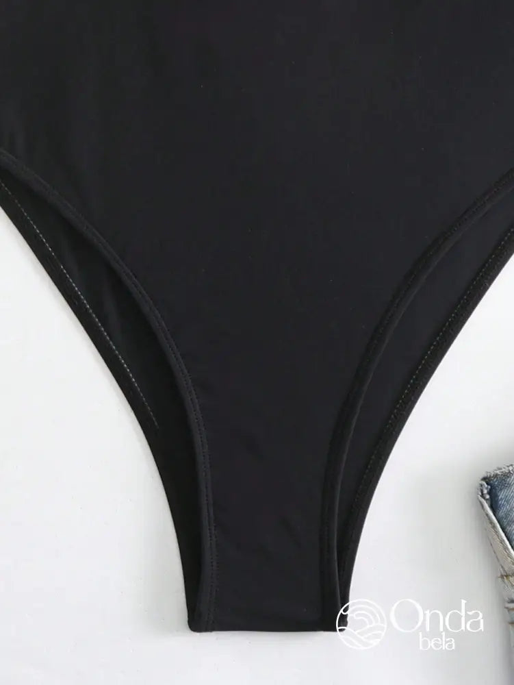 Maiô Meia Taça Com Tule Transparente E Bojo Estruturado Maiô Meia Taça Com Tule Transparente E Bojo Estruturado