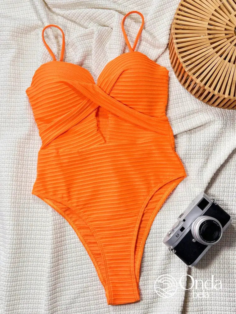 Maiô Texturizado Com Busto Cruzado E Recorte Frontal Maiô Texturizado Com Busto Cruzado E Recorte Frontal