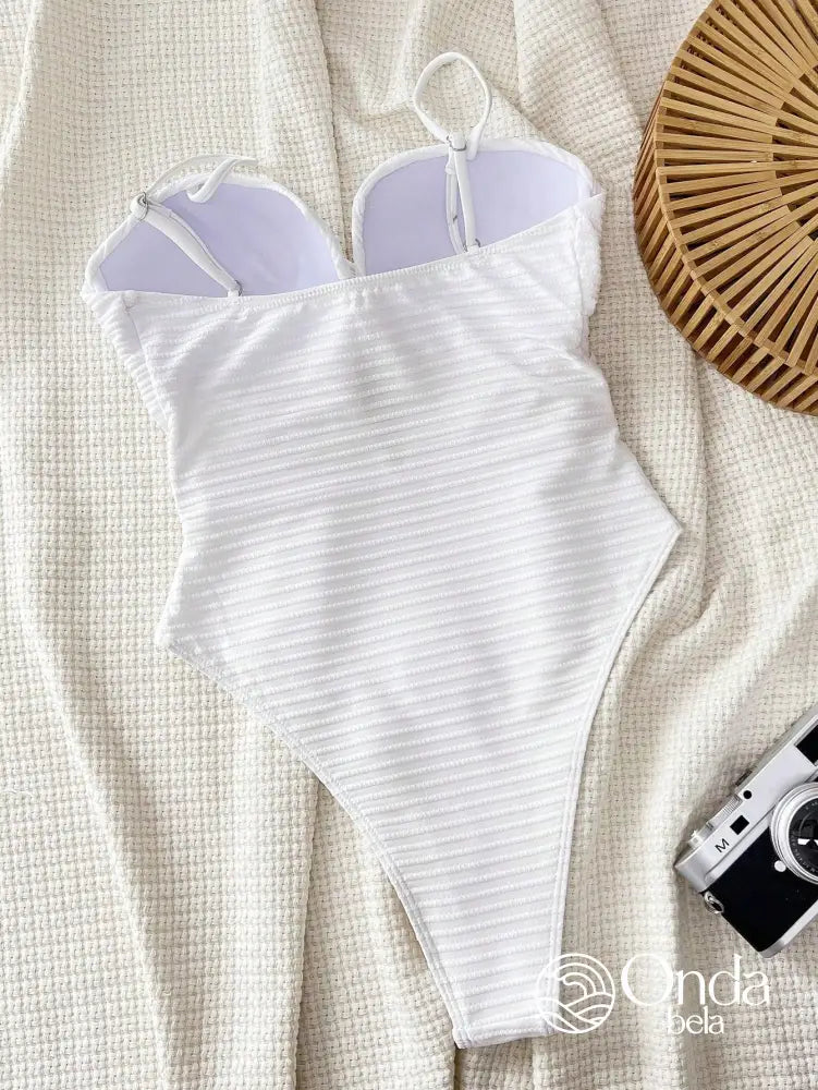 Maiô Texturizado Com Busto Cruzado E Recorte Frontal Maiô Texturizado Com Busto Cruzado E Recorte Frontal