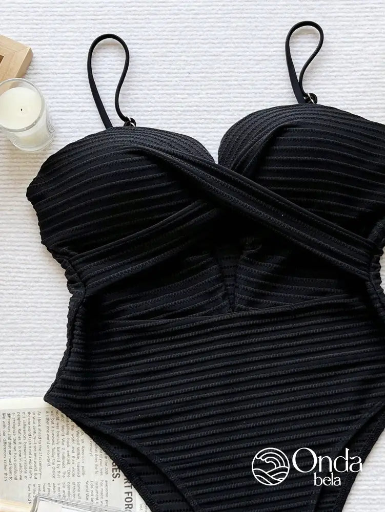 Maiô Texturizado Com Busto Cruzado E Recorte Frontal Maiô Texturizado Com Busto Cruzado E Recorte Frontal