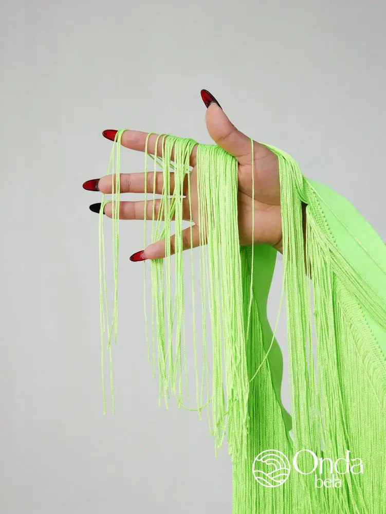 Saída De Praia Saia Curta Com Franjas De Movimento Saída De Praia Saia Curta Com Franjas De Movimento