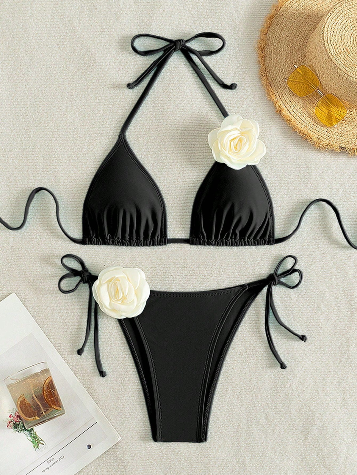 Biquíni Triângulo String Com Detalhe Floral 3D