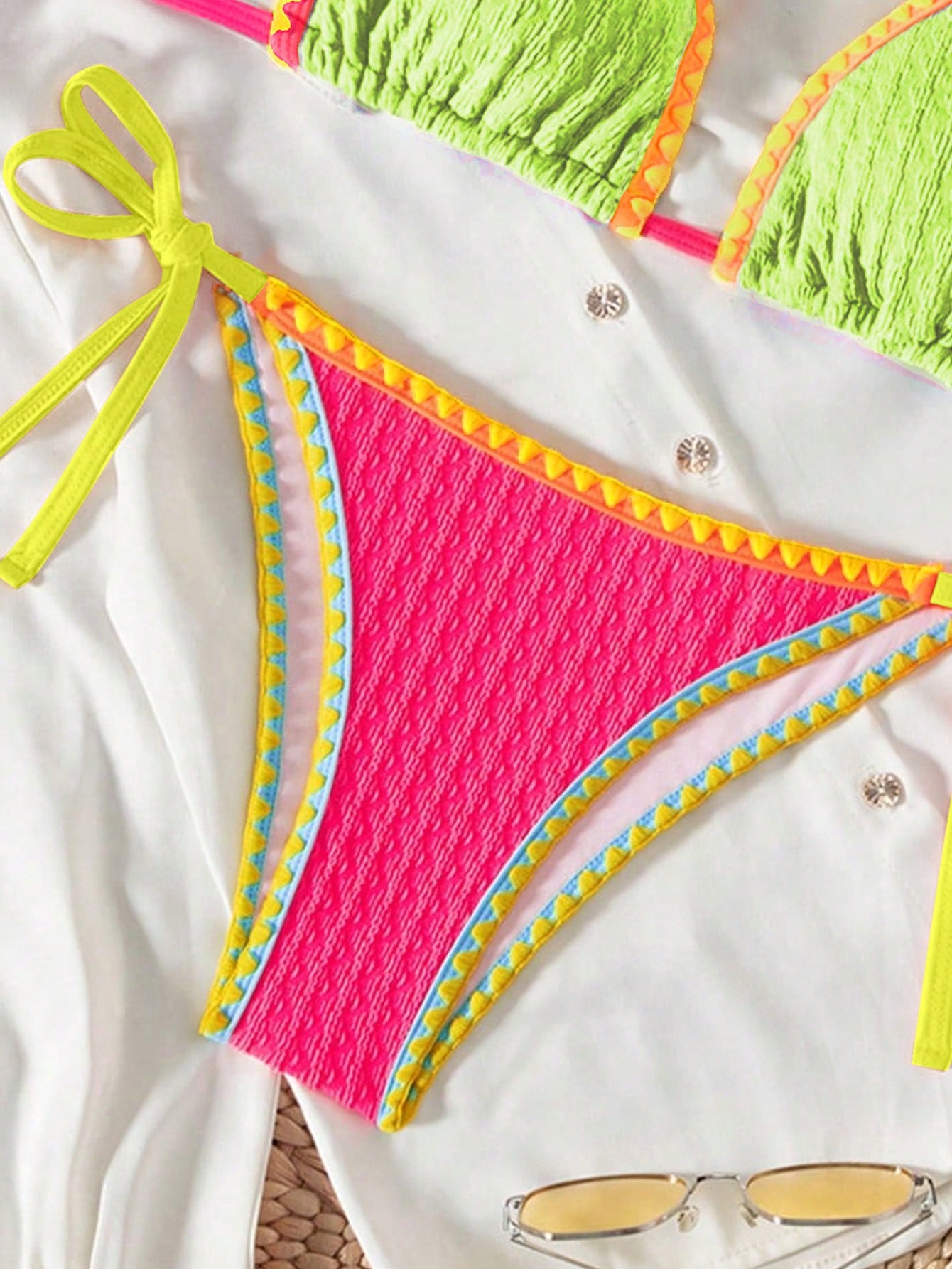 Biquíni Triângulo String Estilo Crochê Colorido