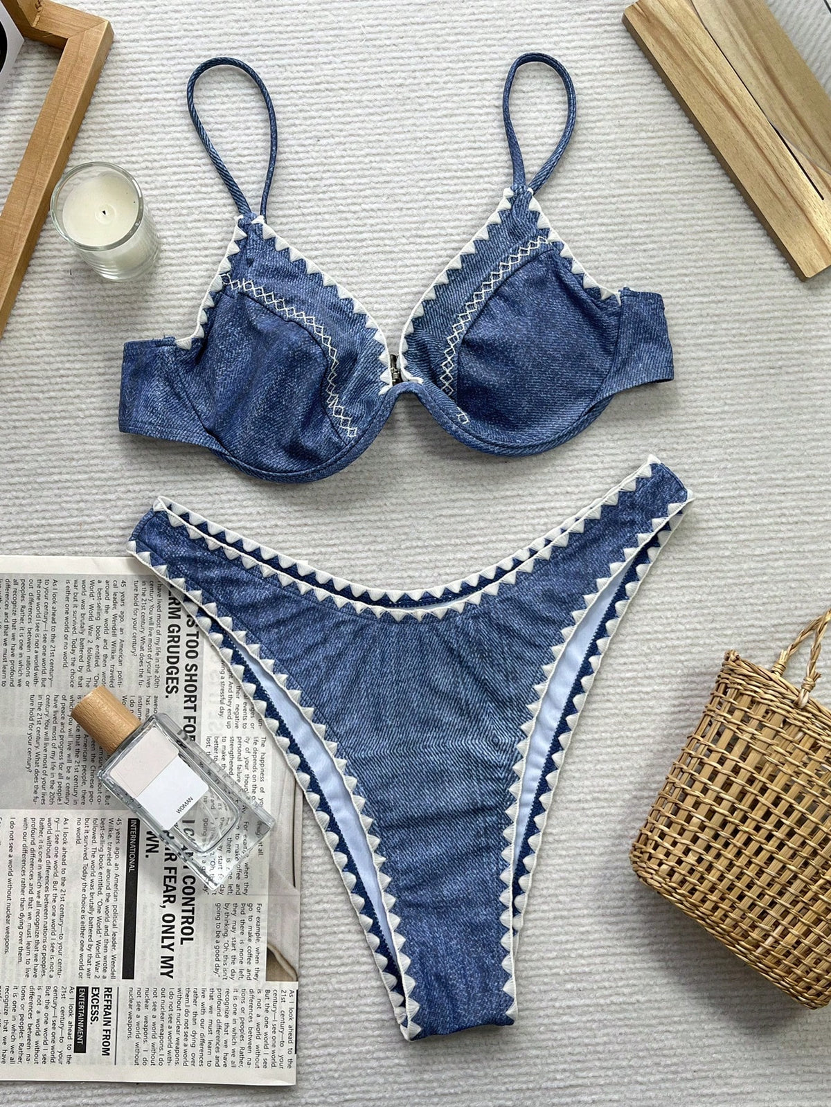 Biquíni Meia Taça Estilo Jeans Com Detalhes Vazados