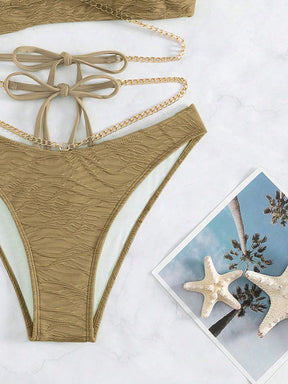Biquíni Assimétrico Com Correntes e Detalhes Fashion