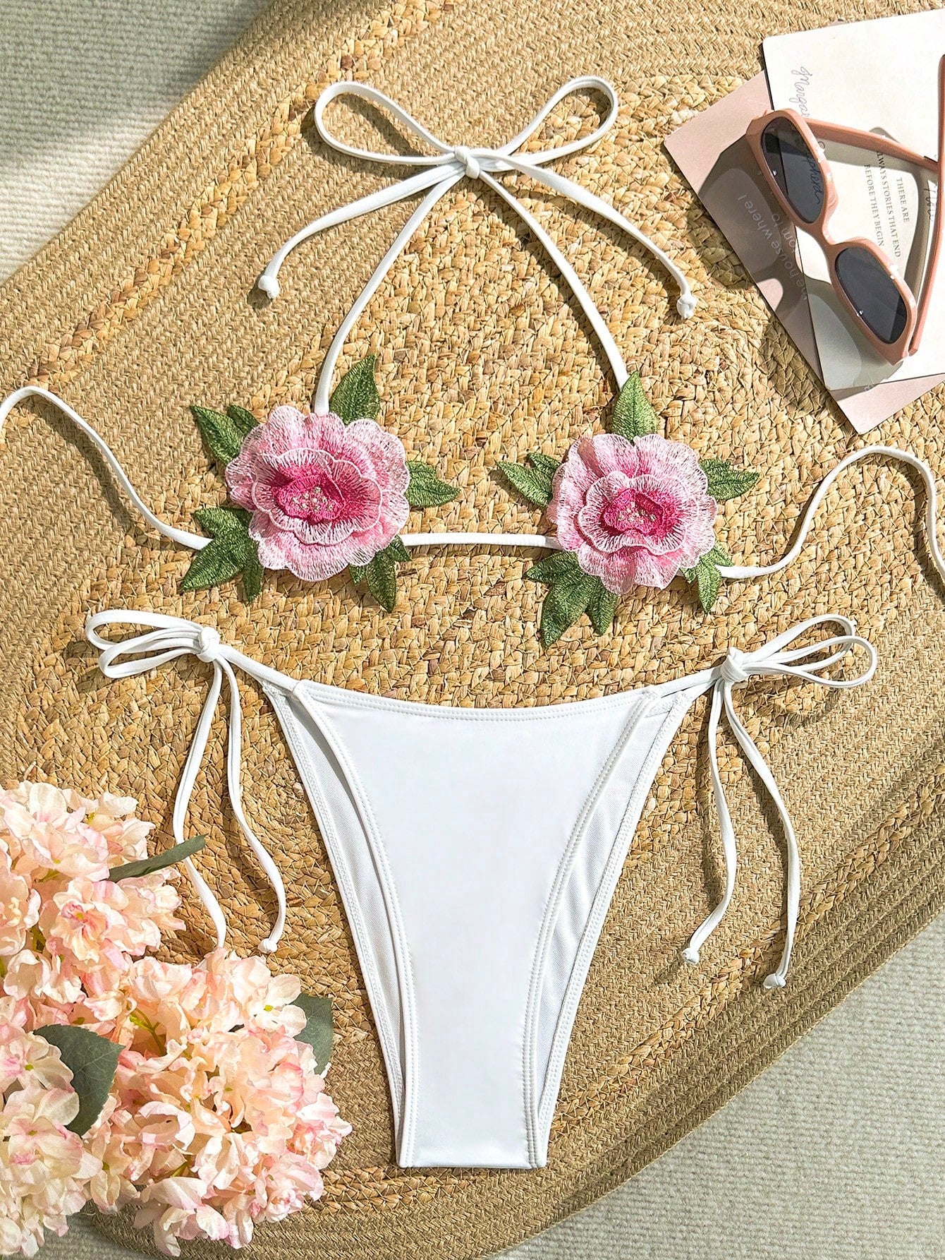 Biquíni Triângulo String Com Bordado De Flores