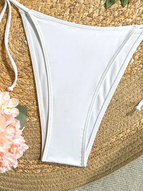 Biquíni Triângulo String Com Bordado De Flores