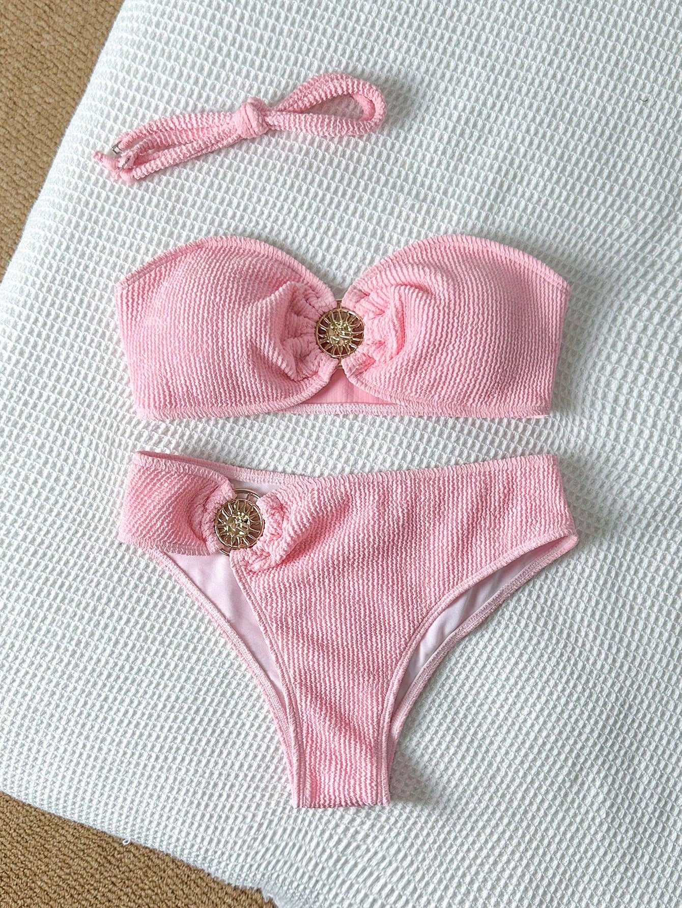 Biquíni Meia Taça Underwire Canelado Com Aviamentos