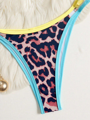 Biquíni Meia Taça Estampa Animal Print Com Recortes
