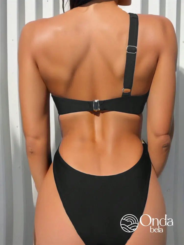 Biquíni Assimétrico Com Argolas E Detalhe Vazado Biquíni Assimétrico Com Argolas E Detalhe Vazado