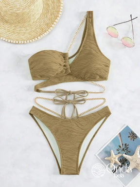 Biquíni Assimétrico Com Correntes e Detalhes Fashion Biquíni Assimétrico Com Correntes e Detalhes Fashion