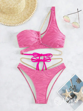 Biquíni Assimétrico Com Correntes e Detalhes Fashion Biquíni Assimétrico Com Correntes e Detalhes Fashion