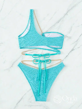 Biquíni Assimétrico Com Correntes e Detalhes Fashion Biquíni Assimétrico Com Correntes e Detalhes Fashion