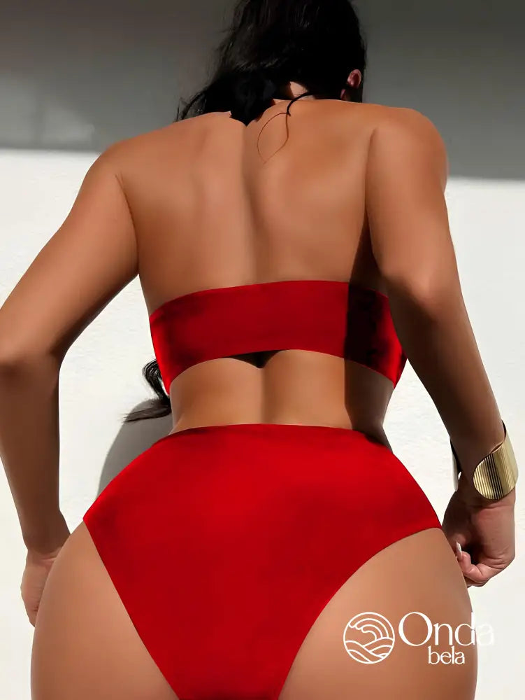 Biquíni Frente Única Hot Pant Com Aviamentos Elegantes Biquíni Frente Única Hot Pant Com Aviamentos Elegantes