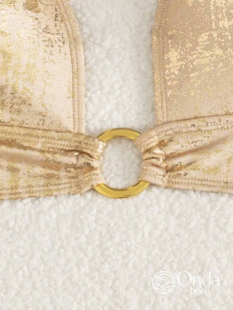 Biquíni Halter Com Argolas Metálicas E Acabamento Brilhoso Biquíni Halter Com Argolas Metálicas E Acabamento Brilhoso