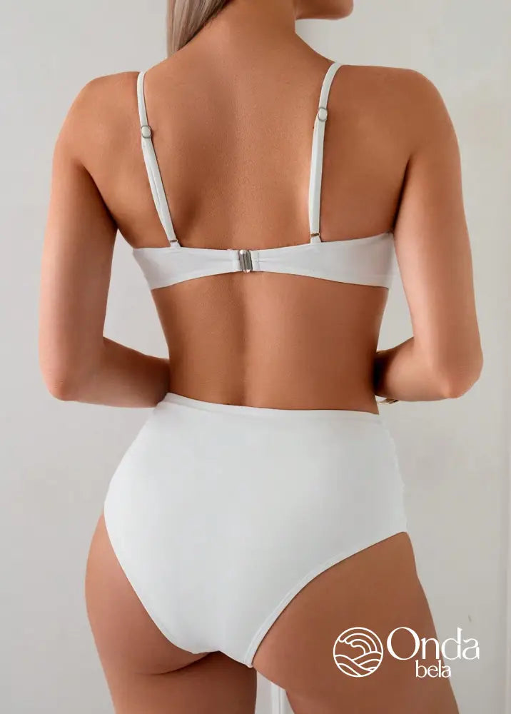 Biquíni Meia Taça Cintura Alta Com Aviamento Concha Biquíni Meia Taça Cintura Alta Com Aviamento Concha