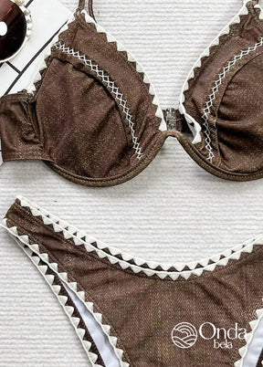 Biquíni Meia Taça Estilo Jeans Com Detalhes Vazados Biquíni Meia Taça Estilo Jeans Com Detalhes Vazados