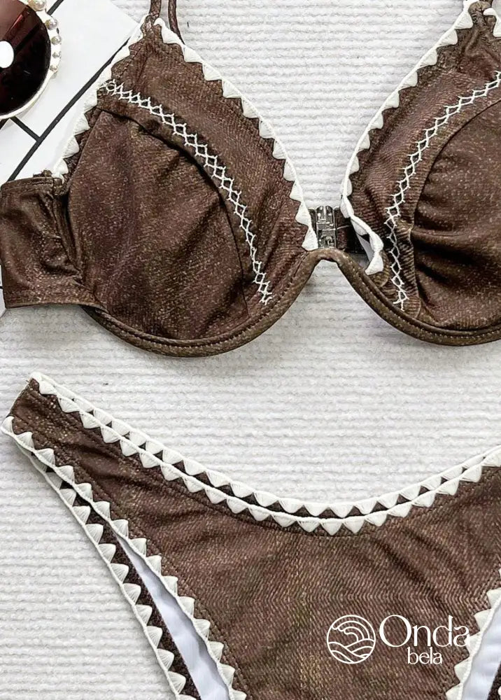 Biquíni Meia Taça Estilo Jeans Com Detalhes Vazados Biquíni Meia Taça Estilo Jeans Com Detalhes Vazados