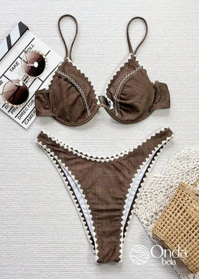 Biquíni Meia Taça Estilo Jeans Com Detalhes Vazados Biquíni Meia Taça Estilo Jeans Com Detalhes Vazados