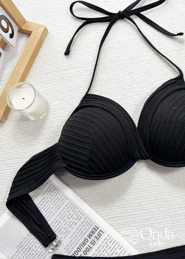 Biquíni Meia Taça Texturizado Cintura Alta Assimétrica Biquíni Meia Taça Texturizado Cintura Alta Assimétrica