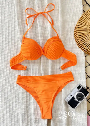 Biquíni Meia Taça Texturizado Cintura Alta Assimétrica Biquíni Meia Taça Texturizado Cintura Alta Assimétrica