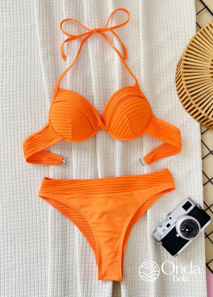 Biquíni Meia Taça Texturizado Cintura Alta Assimétrica Biquíni Meia Taça Texturizado Cintura Alta Assimétrica