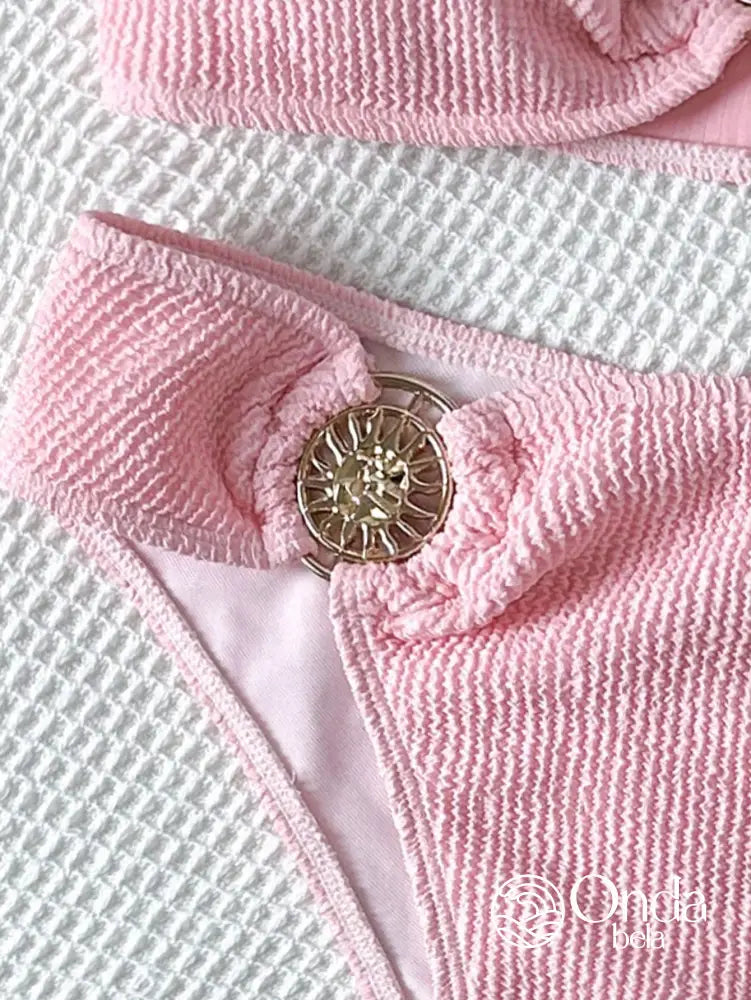 Biquíni Meia Taça Underwire Canelado Com Aviamentos Biquíni Meia Taça Underwire Canelado Com Aviamentos