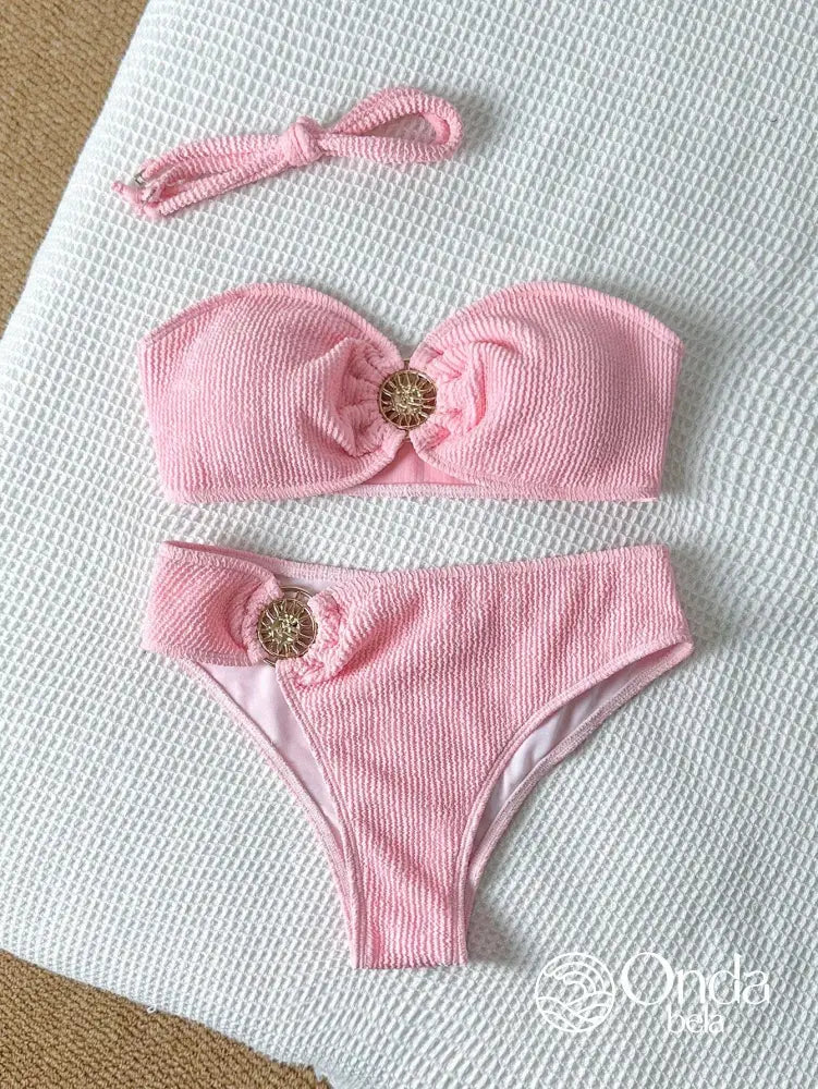 Biquíni Meia Taça Underwire Canelado Com Aviamentos Biquíni Meia Taça Underwire Canelado Com Aviamentos