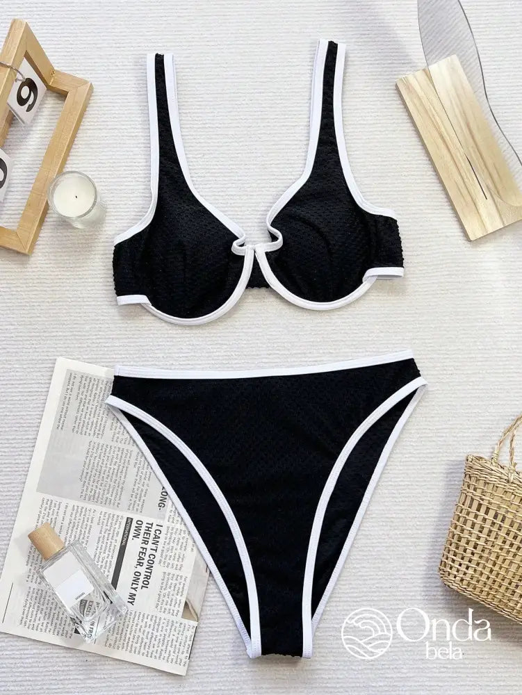 Biquíni Texturizado Cintura Alta Com Aro Contrastante Biquíni Texturizado Cintura Alta Com Aro Contrastante