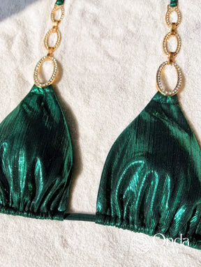 Biquíni Triângulo Asa Delta Com Correntes Decorativas Biquíni Triângulo Asa Delta Com Correntes Decorativas