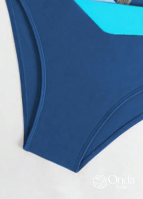 Biquíni Triângulo Cintura Alta Com Recortes Geométricos Biquíni Triângulo Cintura Alta Com Recortes Geométricos