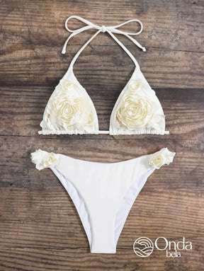 Biquíni Triângulo Com Aplicações De Rosas 3D Biquíni Triângulo Com Aplicações De Rosas 3D