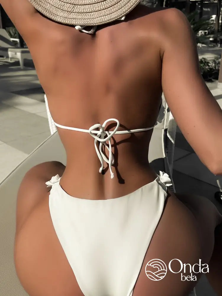 Biquíni Triângulo Com Aplicações De Rosas 3D Biquíni Triângulo Com Aplicações De Rosas 3D