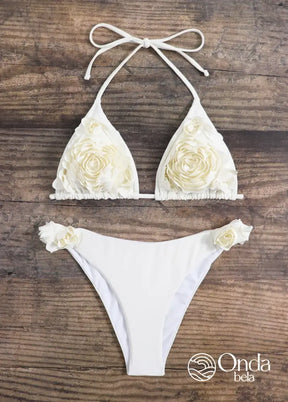 Biquíni Triângulo String Com Aplicações Florais 3D Biquíni Triângulo String Com Aplicações Florais 3D